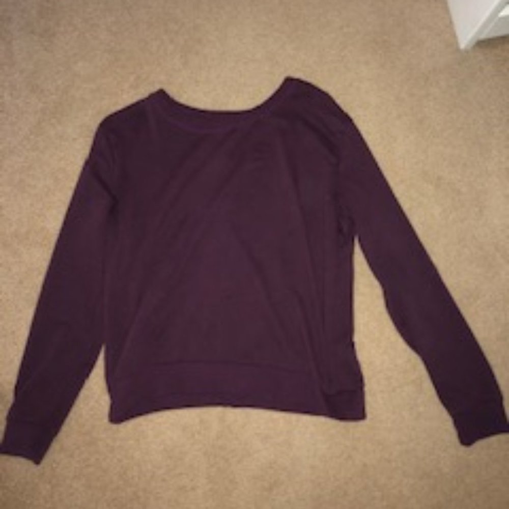 maroon sweater